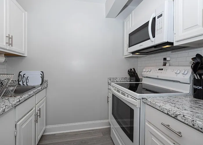 Spacious 2-bedroom On 43rd Street Easy Access To Oc Convention Center! * Ocean Stadt